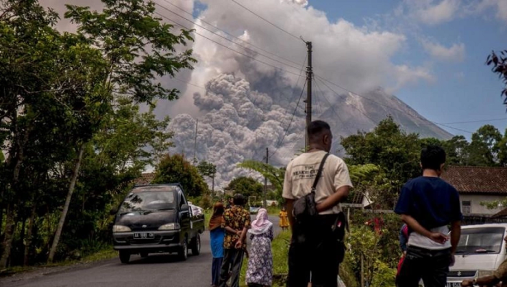 Endonezya’da yanardağ patlamasının ardından 1172 kişi tahliye edildi